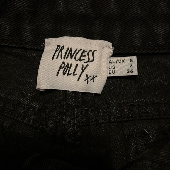 Princess polly black shorts - Picture 3 of 3